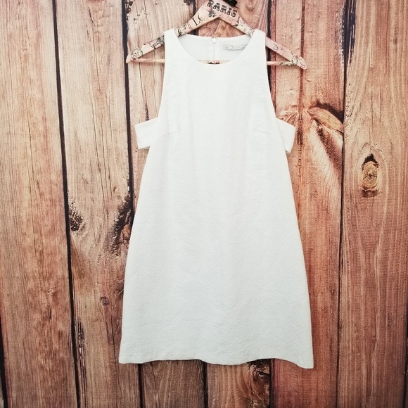 Zara Dresses & Skirts - $10 Sale- Zara White Textured Dress w/ Side Cutout